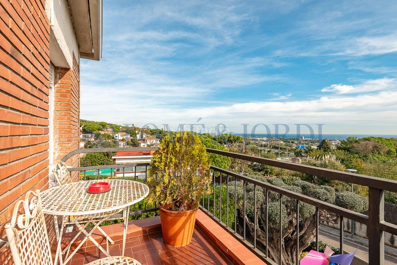 Foto 10353efc-e13a-486a-bdc3-d9860e9c23af. Casa  muy bien ubicada y con vistas al mar en Cabrils