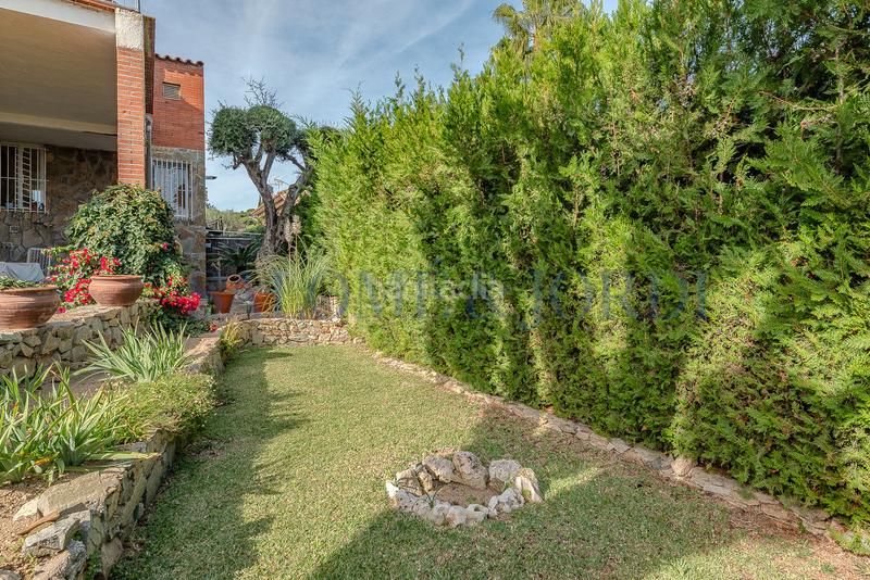 Foto 1a8d5f1e-6917-49ee-b342-90343a5b8dc1. Casa  muy bien ubicada y con vistas al mar en Cabrils