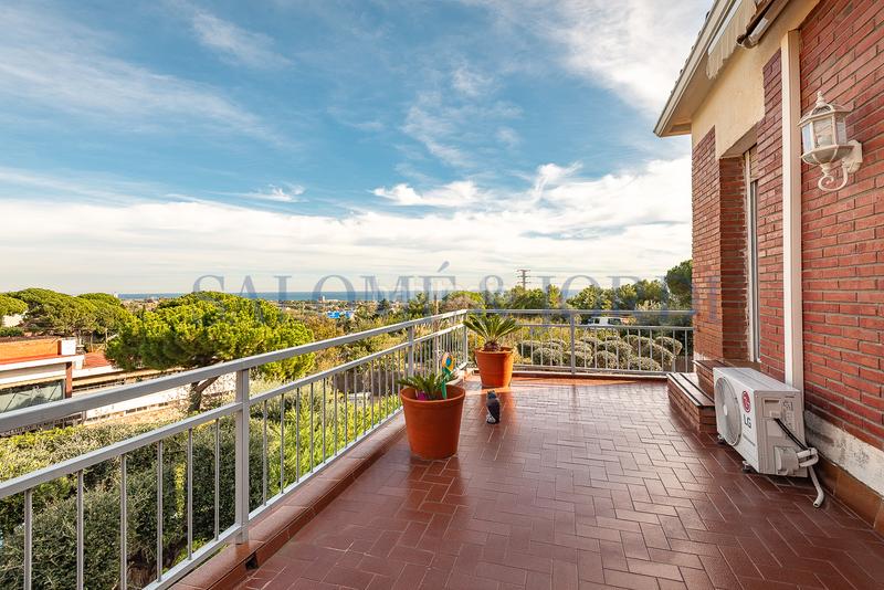 Foto 26a05cd6-cd33-41fa-a118-b7477ab957e4. Casa  muy bien ubicada y con vistas al mar en Cabrils