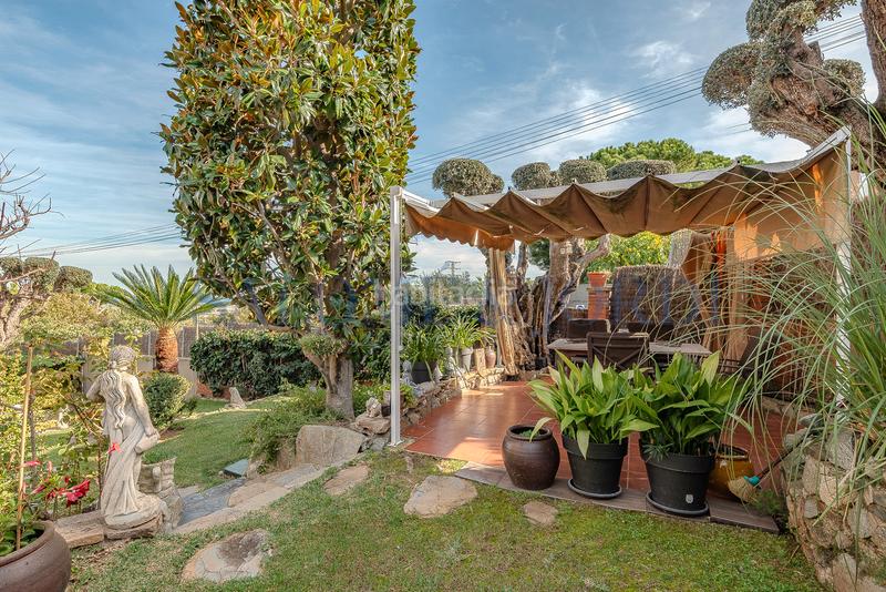 Foto 795618fb-88da-432d-aa31-ee667efab5fb. Casa  muy bien ubicada y con vistas al mar en Cabrils