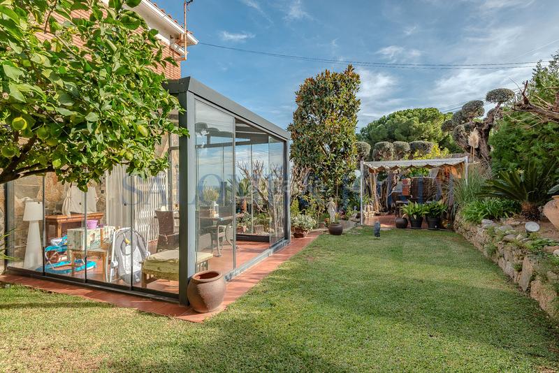 Foto 97dd388b-cf39-4d56-8d68-46c3b567c600. Casa  muy bien ubicada y con vistas al mar en Cabrils