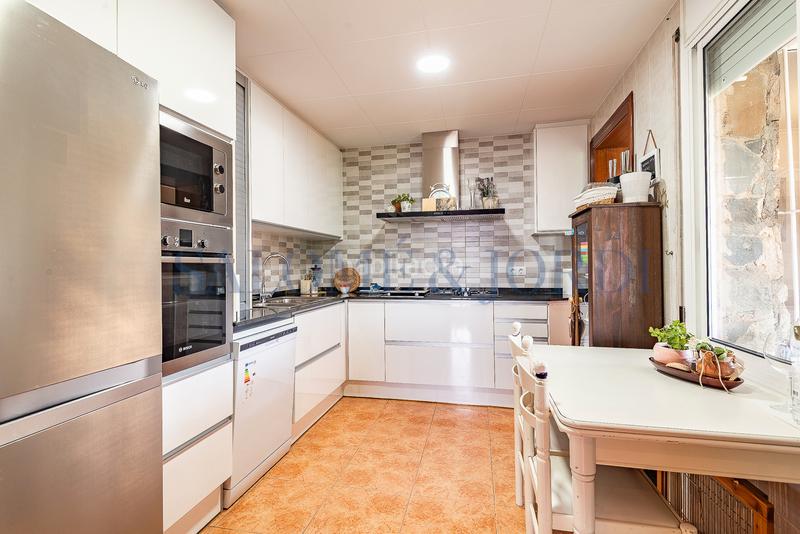 Foto d3dd5108-7754-492b-9156-555810aecd5b. Casa  muy bien ubicada y con vistas al mar en Cabrils