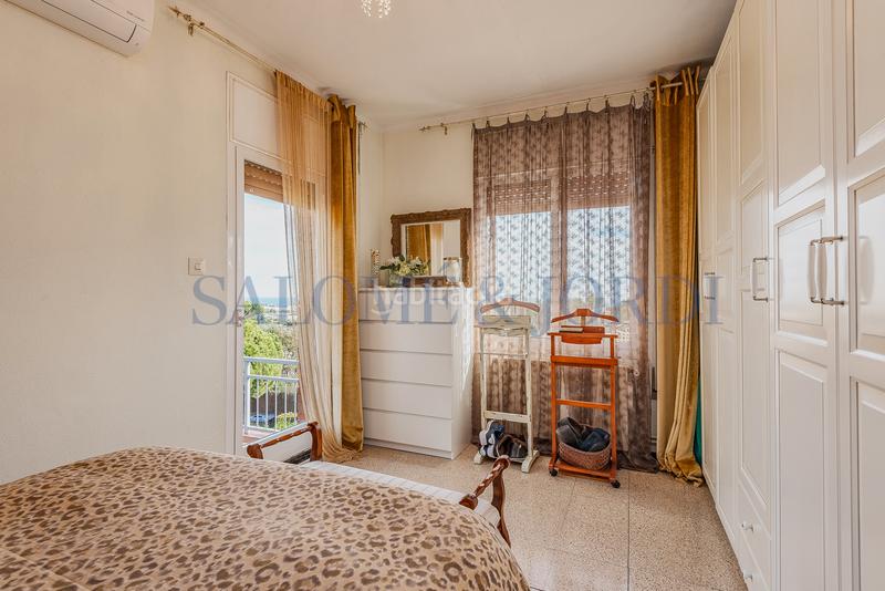 Foto dba8df25-feb7-4a7c-a0c9-38cd9cb8d14f. Casa  muy bien ubicada y con vistas al mar en Cabrils