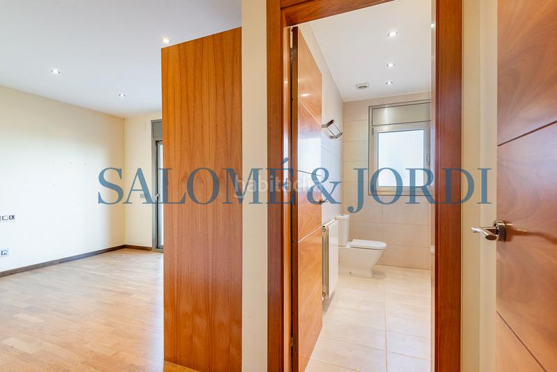 Foto f1f82532-ae99-45c9-92d2-c62f3853592f. Casa amb calefacció aparcament a Cabrils