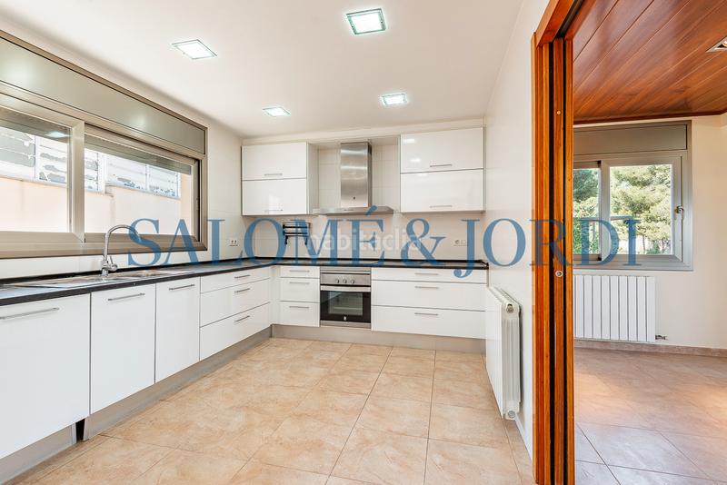 Foto 81001a5a-ae22-4280-9eff-fa35ba842a08. House with heating parking in Cabrils