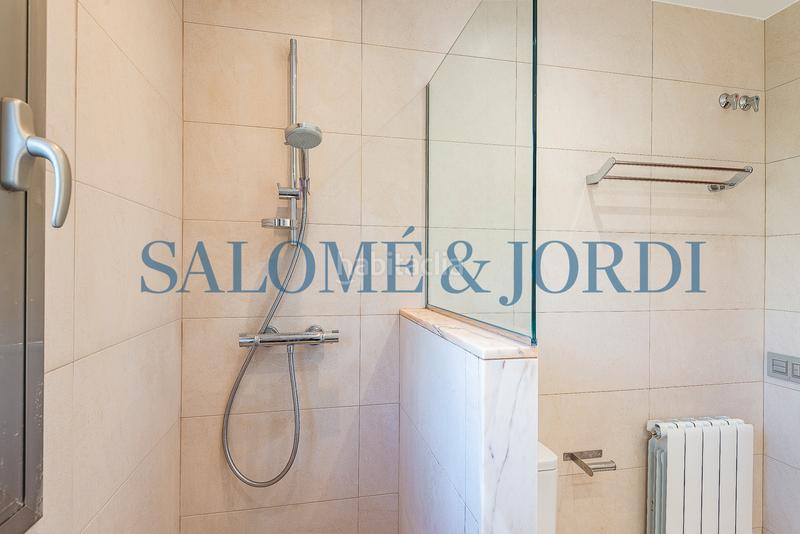 Foto d245c488-3c8d-42e0-924d-5d375a7158ac. House with heating parking in Cabrils