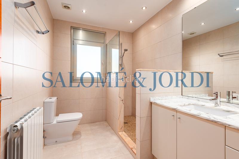 Foto f1af1be0-ac6b-425c-a2ee-7691ac053f1f. House with heating parking in Cabrils