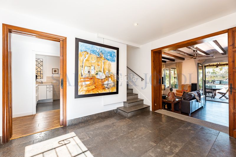 Foto 136c4254-ab00-4d87-8866-14939f3f481d. Haus mit kamin heizung parking pool in Nucli Urbà Argentona