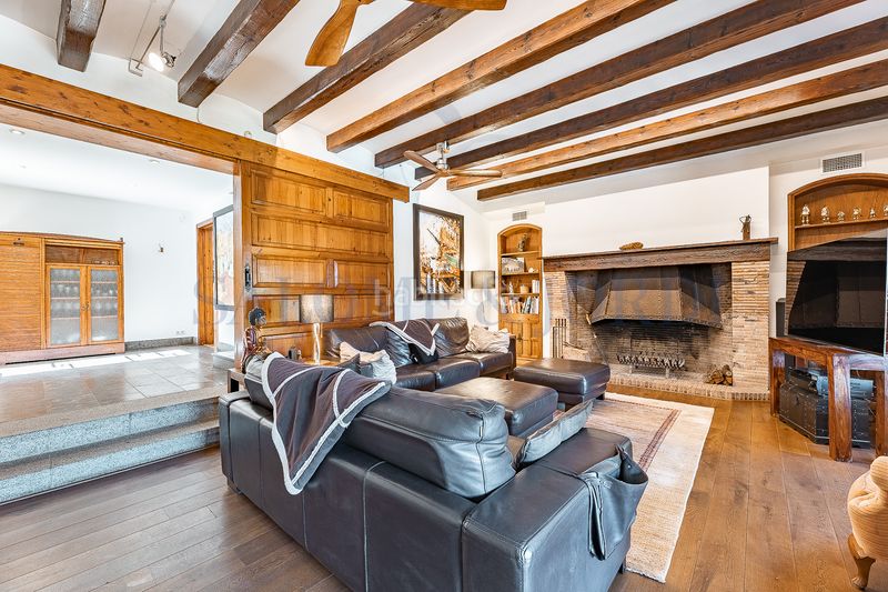 Foto 240f3243-e2c1-453c-86dc-535ecc1a4c19. Haus mit kamin heizung parking pool in Nucli Urbà Argentona