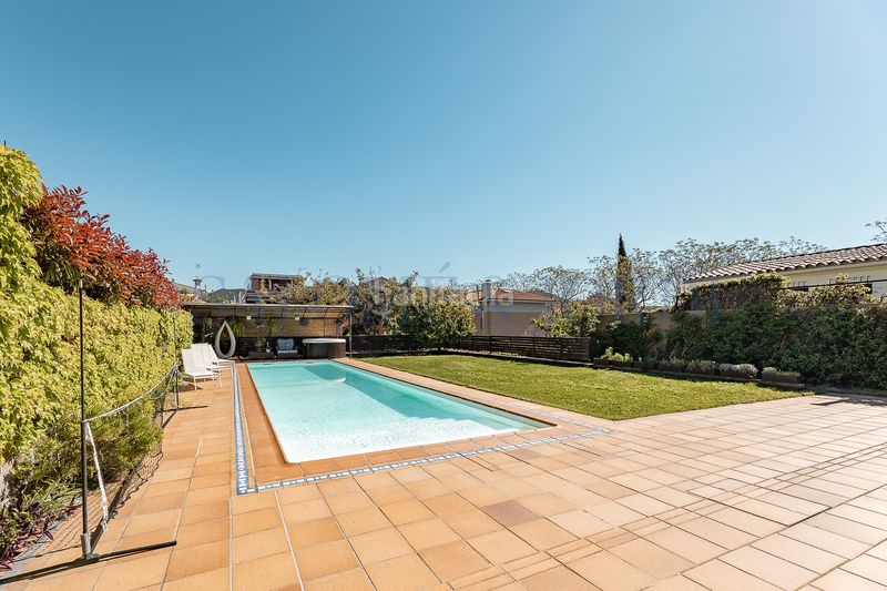 Foto 28056aa2-89bf-4b89-a914-2aa956291757. Haus mit kamin heizung parking pool in Nucli Urbà Argentona