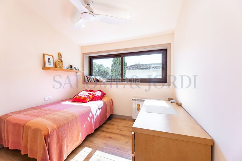 Foto 2f67f09b-9ff3-4c2c-82b2-3ded5fbd36b4. Haus mit kamin heizung parking pool in Nucli Urbà Argentona