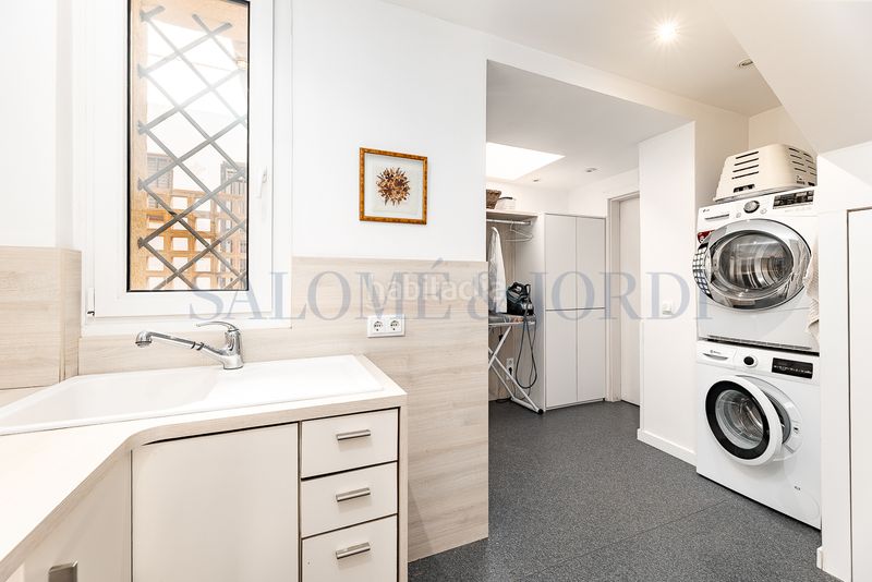 Foto 300e2345-cfd5-4f1b-aa12-99c81eb340c6. Haus mit kamin heizung parking pool in Nucli Urbà Argentona