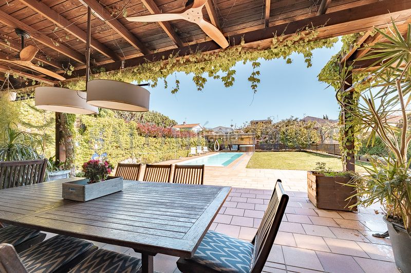 Foto 4883fd28-126c-4d9f-a0cf-4328a8992d17. Haus mit kamin heizung parking pool in Nucli Urbà Argentona