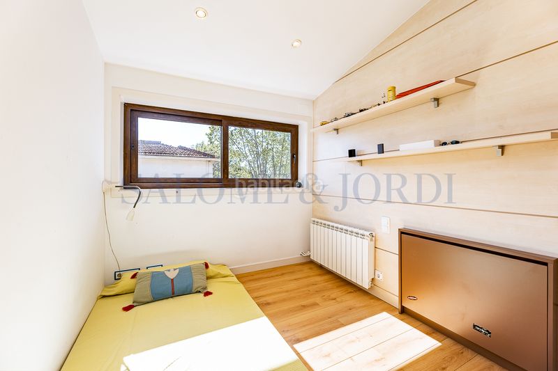 Foto 501f698c-78bc-4532-ab82-6405d5b924e6. Haus mit kamin heizung parking pool in Nucli Urbà Argentona