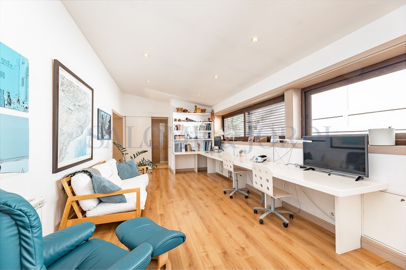 Foto 598f4370-be44-493c-8523-0ef09a4e2d6c. Haus mit kamin heizung parking pool in Nucli Urbà Argentona