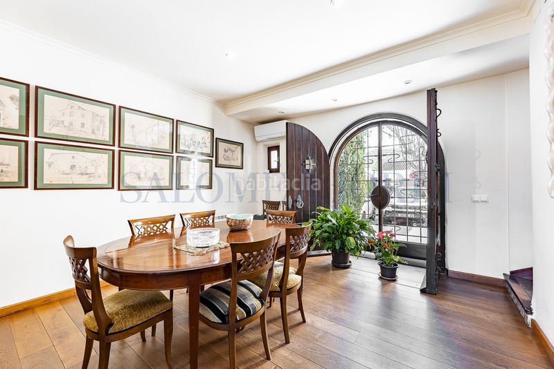 Foto 64ab1df7-8d0c-4ba9-b6aa-ed67cded44a1. Haus mit kamin heizung parking pool in Nucli Urbà Argentona