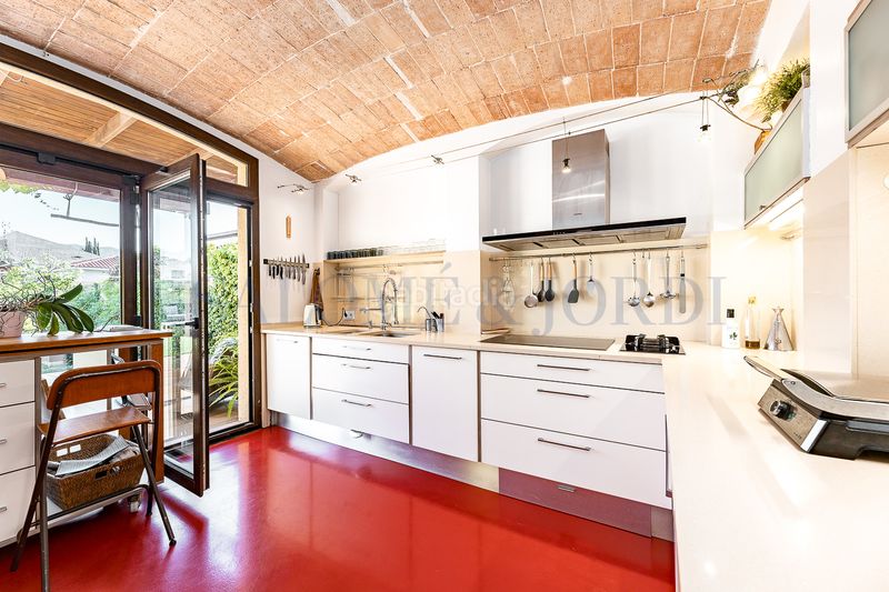 Foto 66a992dc-7ef9-4bec-be9f-029fa4ebaf10. Haus mit kamin heizung parking pool in Nucli Urbà Argentona