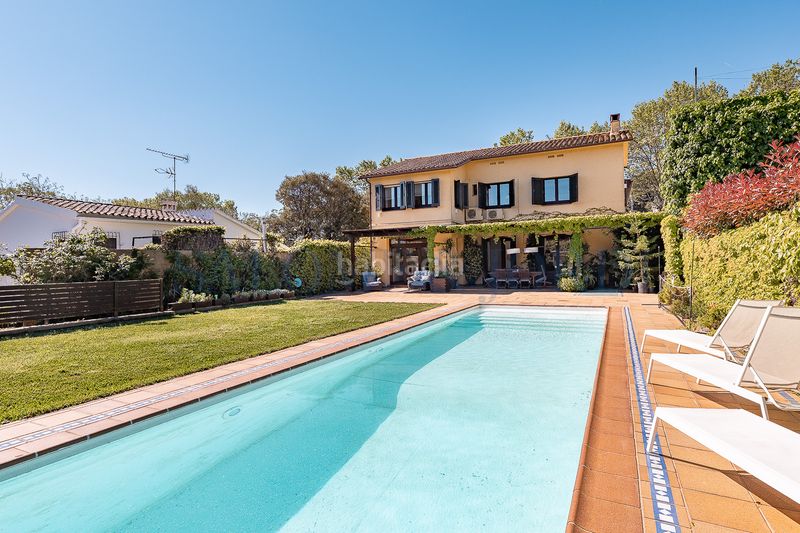 Foto 6dbda81f-ec07-4daa-bd48-fc1ed447cc92. Haus mit kamin heizung parking pool in Nucli Urbà Argentona