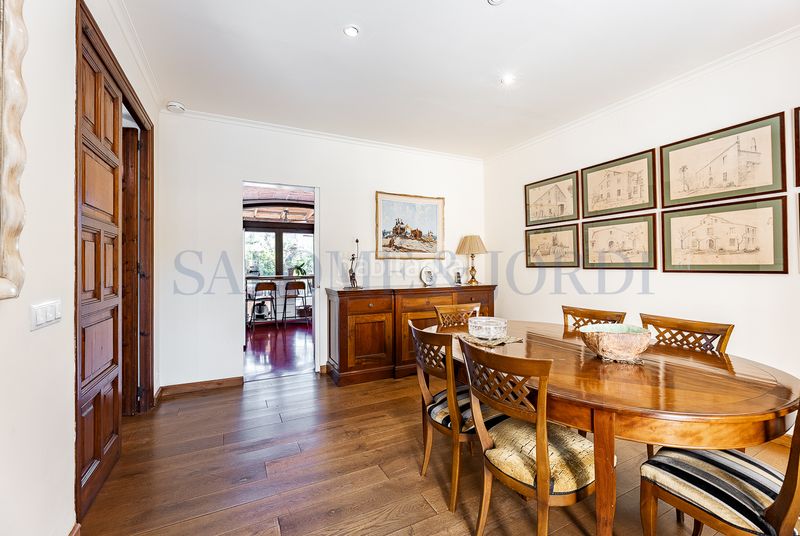 Foto ae4794c3-85f9-44a0-8a8b-e8b4397319a3. Haus mit kamin heizung parking pool in Nucli Urbà Argentona