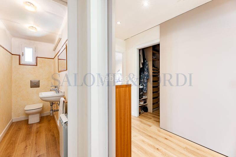 Foto b13b3933-161a-4b75-86a2-688c9b65b31c. Haus mit kamin heizung parking pool in Nucli Urbà Argentona