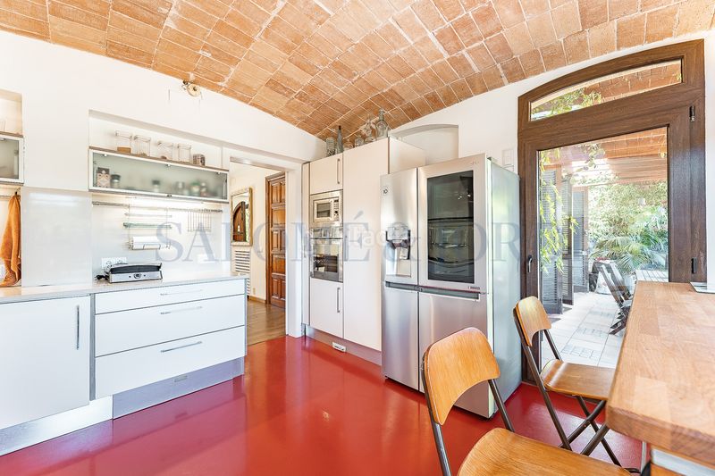 Foto b22b7aac-5997-42bd-abdd-e8f0fb076173. Haus mit kamin heizung parking pool in Nucli Urbà Argentona