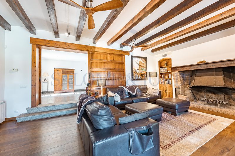 Foto bd4d4c4c-f8f6-4ee9-b8c1-300124f0a40d. Haus mit kamin heizung parking pool in Nucli Urbà Argentona