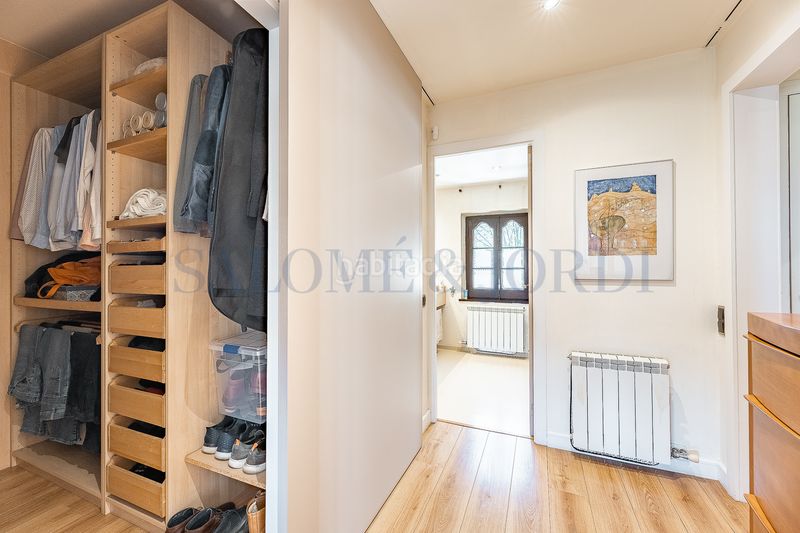 Foto cea691f8-1482-4781-8192-64d350c9020c. Haus mit kamin heizung parking pool in Nucli Urbà Argentona