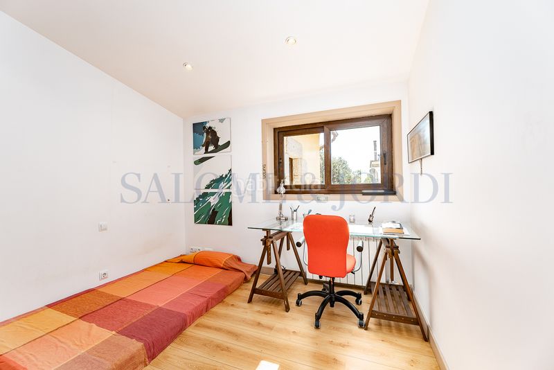 Foto e5e8a8fa-4031-474a-a270-c2a8740360b3. Haus mit kamin heizung parking pool in Nucli Urbà Argentona