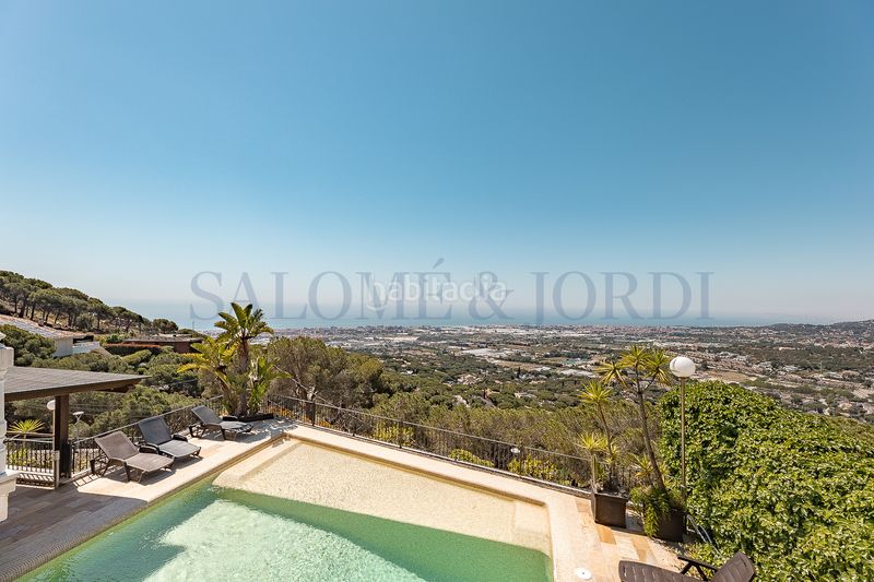 Foto 44408d31-6ded-4374-b5cf-32f41bada8ef. Casa amb xemeneia calefacció aparcament piscina a Cabrils
