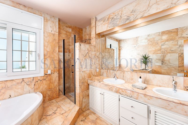 Foto fe5d9a9c-b19e-4f4b-b88f-29ab27ce4aed. Casa amb xemeneia calefacció aparcament piscina a Cabrils