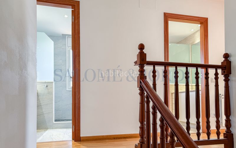 Foto fad7df23-dce7-4472-a172-5d81e6853dd3. Casa aparellada amb xemeneia calefacció aparcament piscina a Argentona