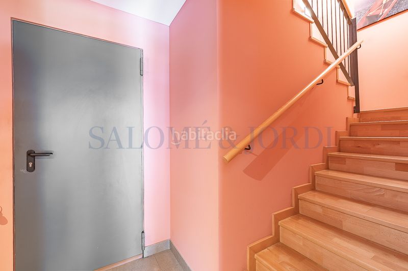 Foto a946403a-f877-4ab7-98d0-e1b5976c8ce2. Casa adossada amb xemeneia calefacció aparcament piscina a Cabrils