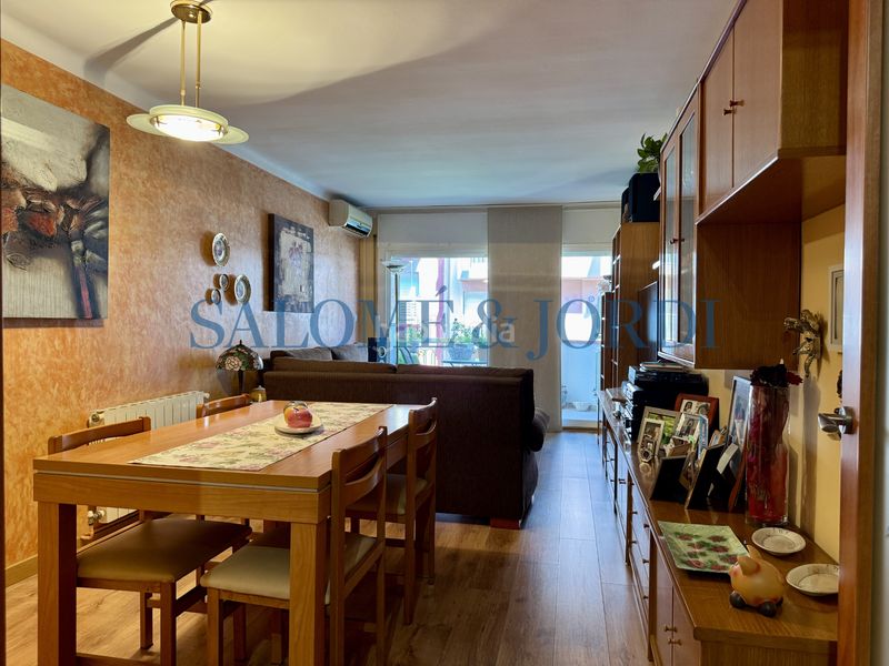 Foto ac0ba123-720a-4b56-b88a-b3b4e38929a7. Flat with heating parking in Centre Mataró