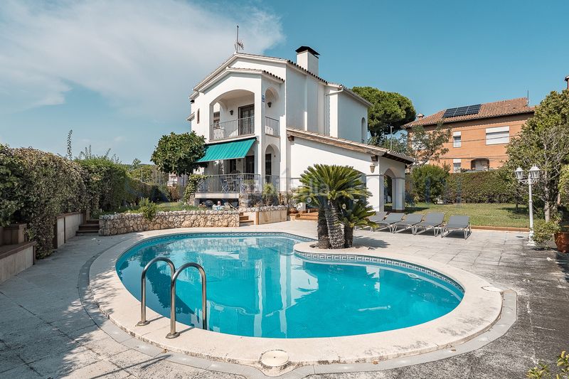 Foto 018ac5f0-bc22-4897-918f-74a7f5039bd1. Casa amb xemeneia calefacció aparcament piscina a Vilassar de Dalt