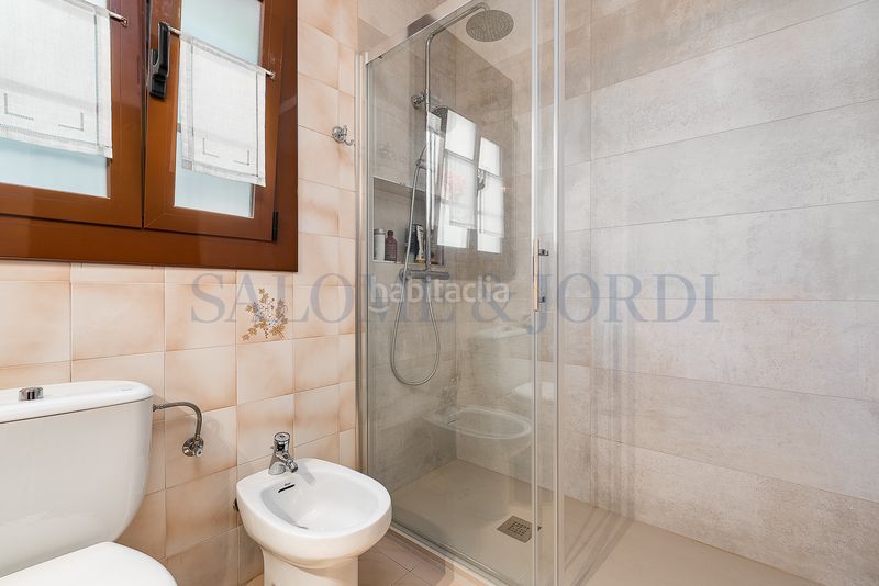 Foto 30a6d769-d38b-47c4-a90b-bcca2ed8e468. Casa amb xemeneia calefacció aparcament piscina a Vilassar de Dalt