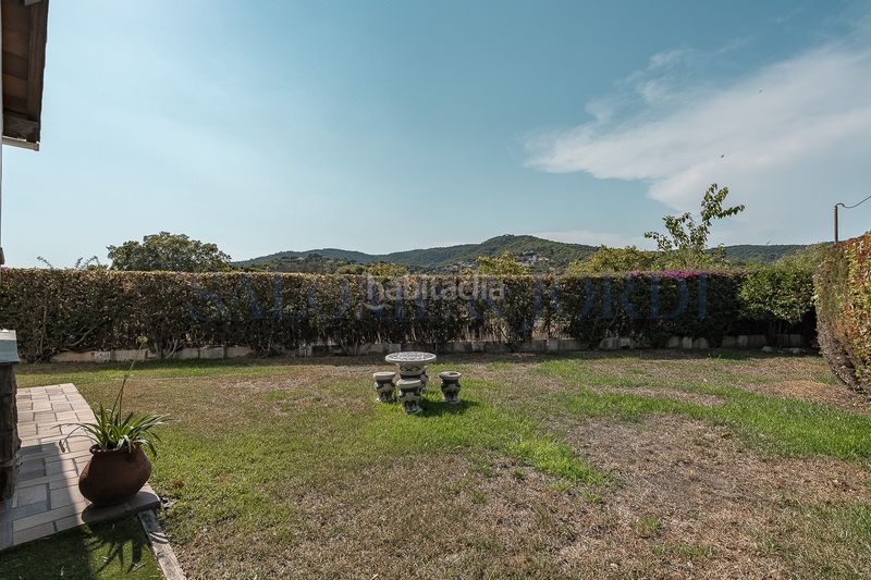 Foto 42ef3f59-5cbd-4882-8dad-eaecd0e971c7. Casa amb xemeneia calefacció aparcament piscina a Vilassar de Dalt
