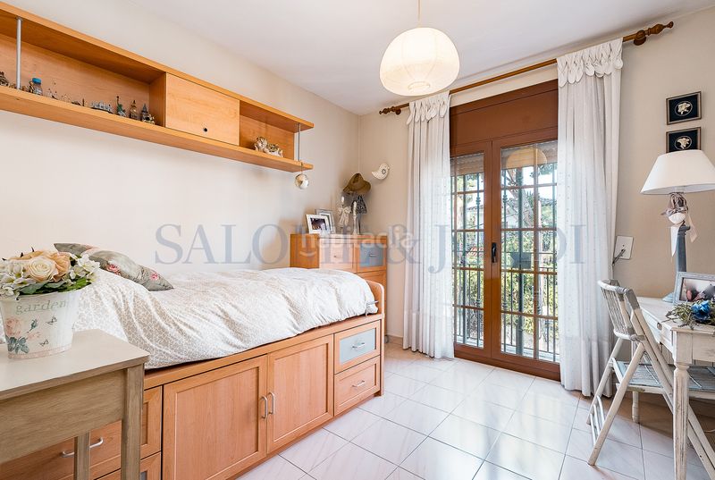 Foto be2d2096-07e5-434c-b023-ba5d6e6352a5. Casa amb xemeneia calefacció aparcament piscina a Vilassar de Dalt