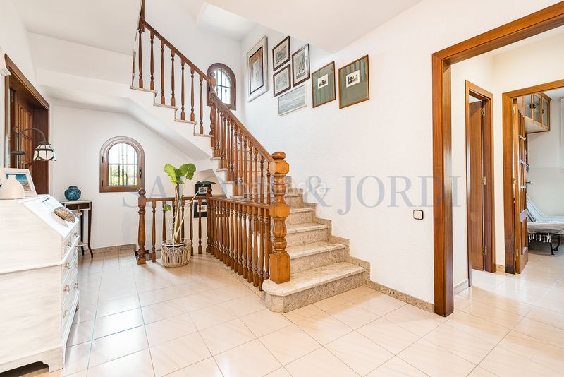 Foto cab52f67-52a4-4ba2-941c-6713fa06e473. Casa amb xemeneia calefacció aparcament piscina a Vilassar de Dalt