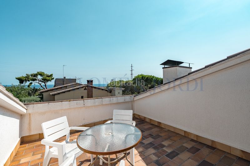 Foto d57aa682-4673-4d54-b5d0-ef9e5a503d1f. Casa amb xemeneia calefacció aparcament piscina a Vilassar de Dalt