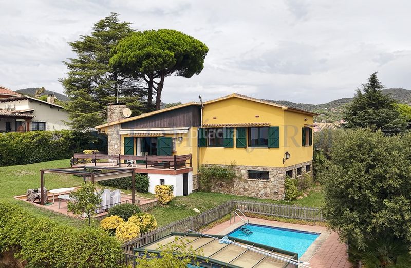 Foto 5931a383-4396-46ab-b015-df1498b5c630. Chalet con camino riscaldamento parcheggio piscina in Vilassar de Dalt