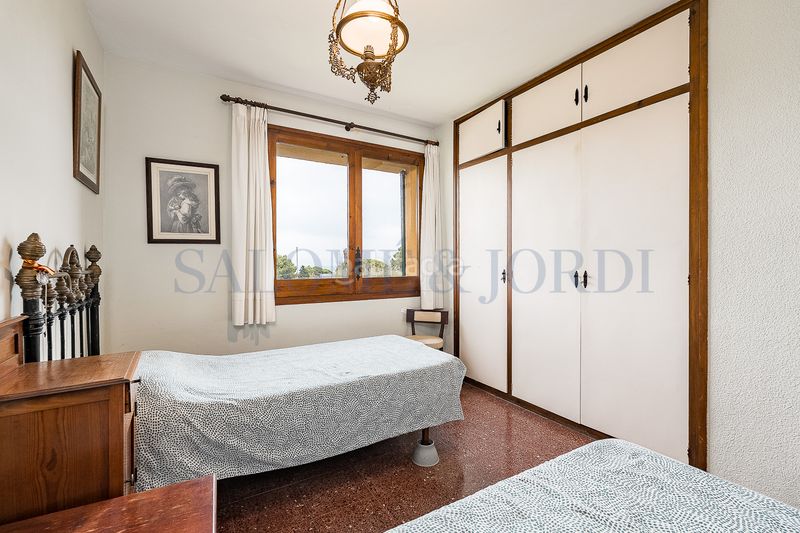 Foto cba3392c-b1b8-4ff3-b878-ef9037ac3b69. Chalet con camino riscaldamento parcheggio piscina in Vilassar de Dalt