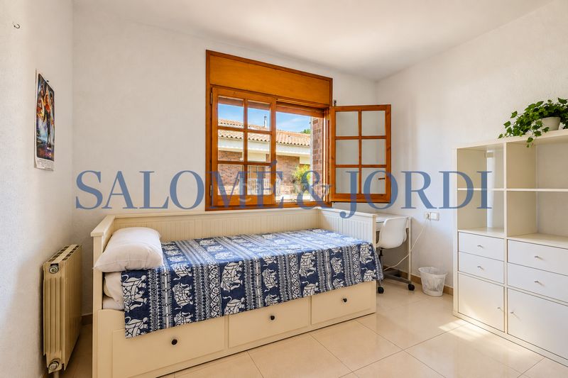 Foto 5a32b600-323c-4a55-942d-872ef3901c21. Casa adossada amb calefacció aparcament a Cabrera de Mar