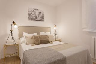 Rent Flat in Calle del escultor palao 1