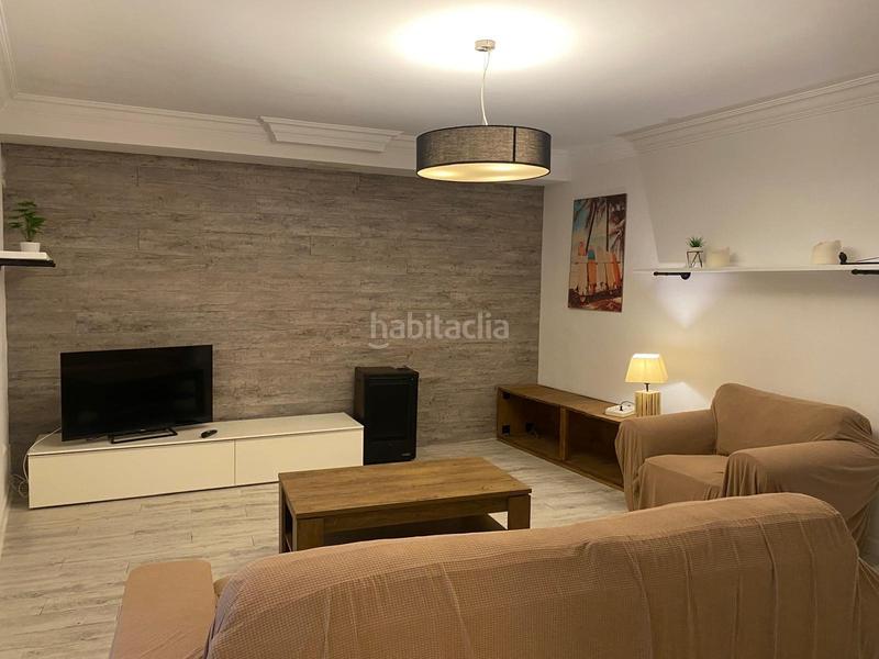 Foto c7bd917a-8462-459c-8d3d-ce9531feba75. Pis a Muro