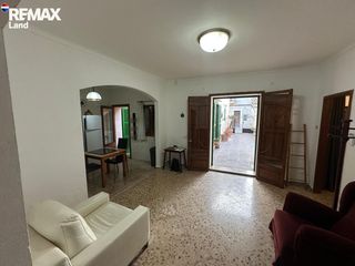 Chalet à Petra. Casa de pueblo con garaje y terraza en el centro de petra
