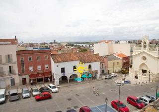 Edifici a Casco Antiguo. Bajo en casco antiguo para reforma integral