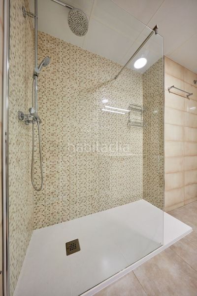 Foto dc2f0f7a-f513-46ba-9934-3b0a12899ae0. Pis amb calefacció a Barrio del Centro Alicante