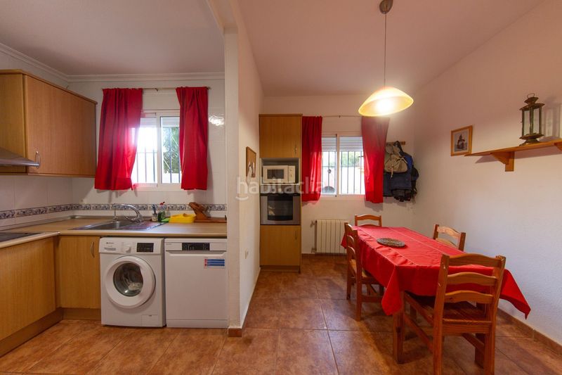 Foto a8edc040-3d44-489d-8771-265fb28b8d23. Casa adosada  en Aigües