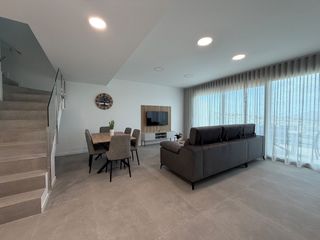 Miete Dachwohnung in Balcón de Finestrat-Terra Marina. Alquiler ático dúplex en finestrat