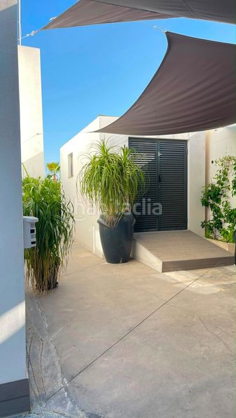 Foto 400560df-d1b8-4b31-a18b-9a323ed78610. Casa con riscaldamento piscina in balcón de Finestrat-terra marina Finestrat